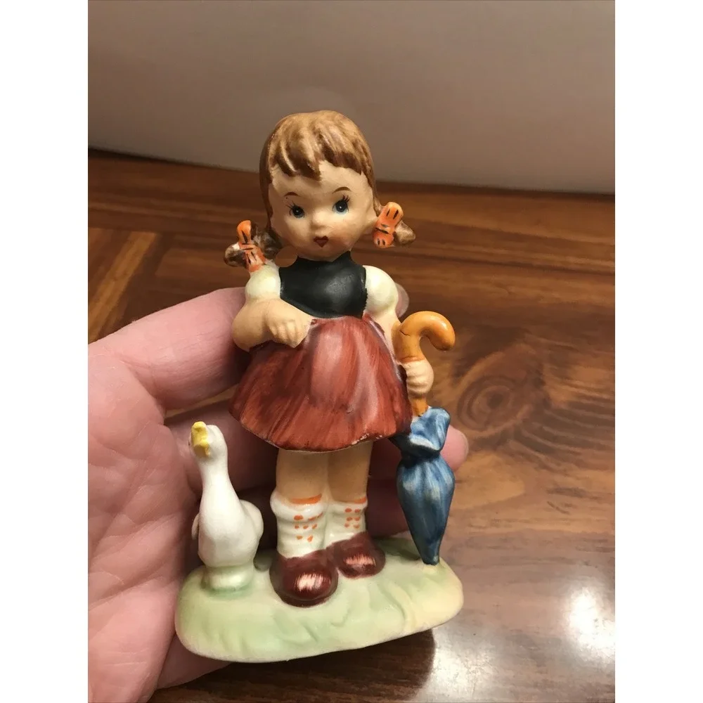 Tiny 4‎ inch little girl figurine duck japan